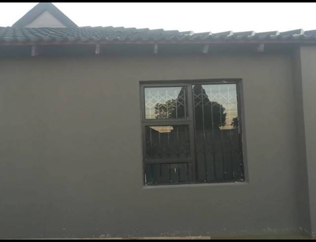 2 BEDROOM PROPERTY TO RENT IN BIRCH ACRES